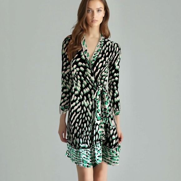 BCBGMAXAZRIA Adele Wrap dress - Picture 1 of 13